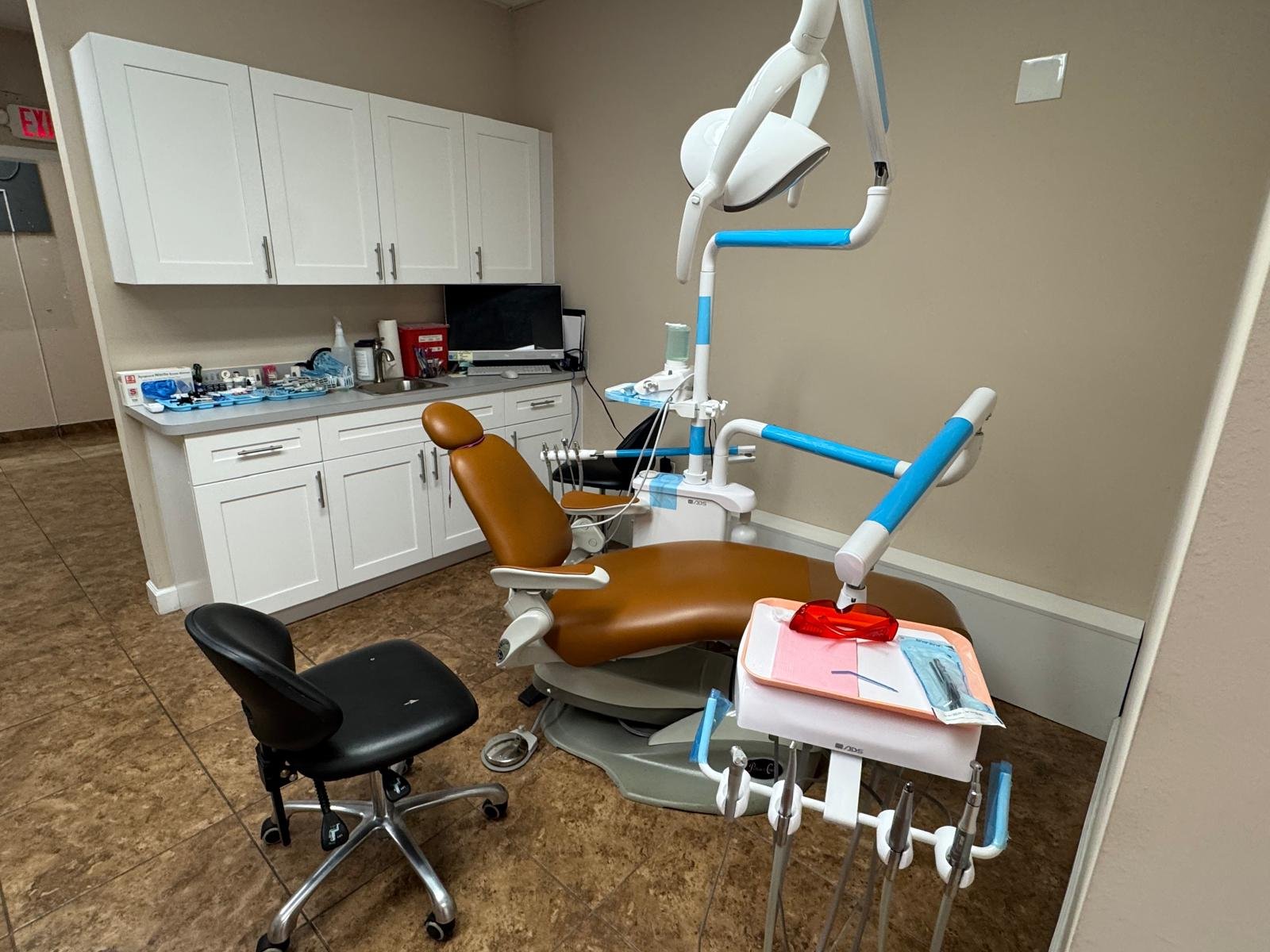 Treatment room 1 fully equipped