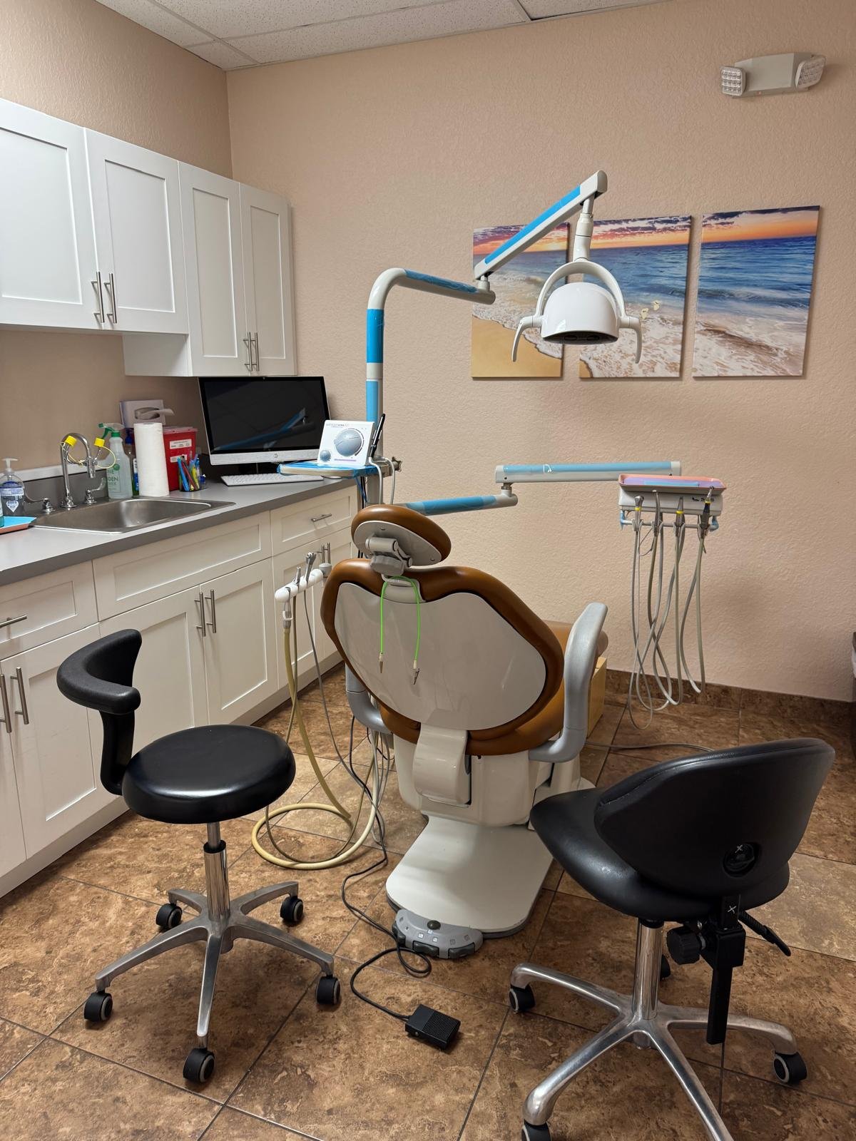 Treatment room 2 with modern equipment